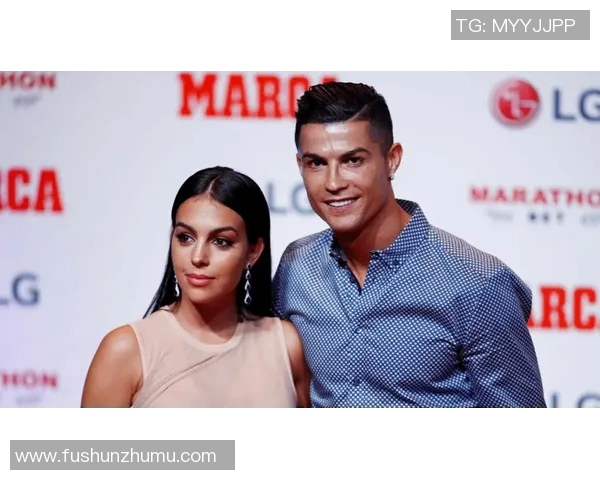 足球明星与怀孕女友的甜蜜生活揭秘幸福背后的故事与挑战